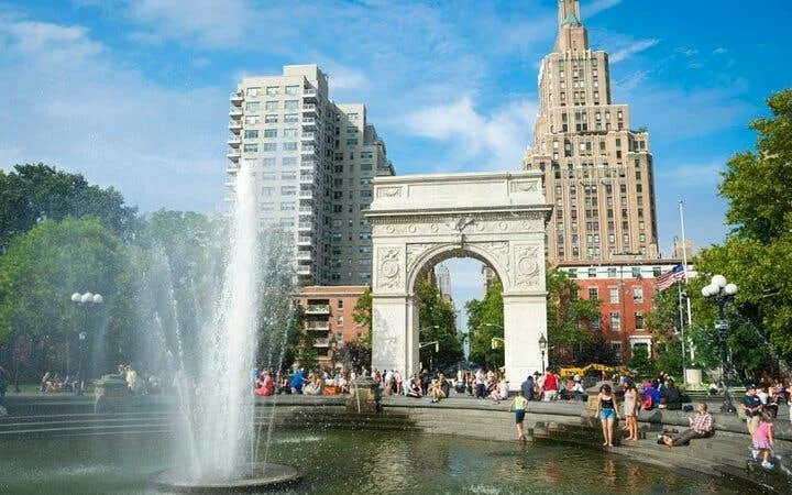 Washington Square Arch and fountain