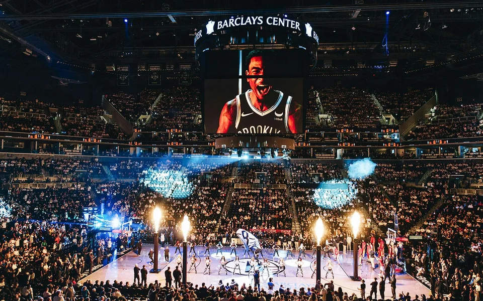 Atmosphäre bei Brooklyn Nets Spielabenden im Barclays Center